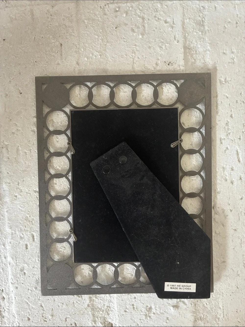 Set of 2 unbranded silver tone  picture frames linked circles medallions 5x7